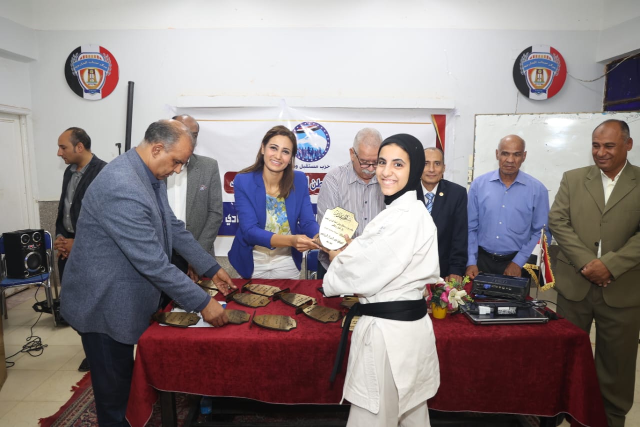 الملتقى الشبابي لدعم الفرق الرياضية في الخارجة (44)