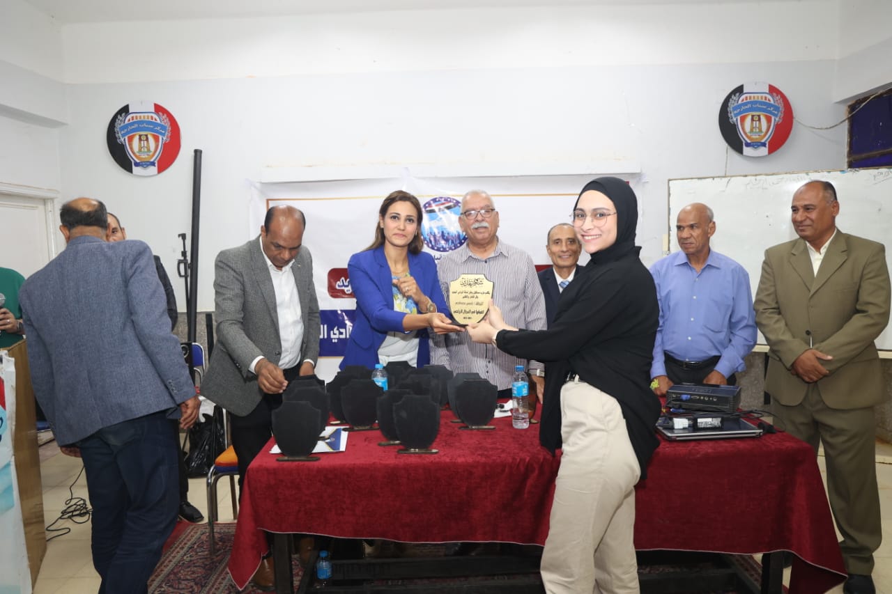الملتقى الشبابي لدعم الفرق الرياضية في الخارجة (50)