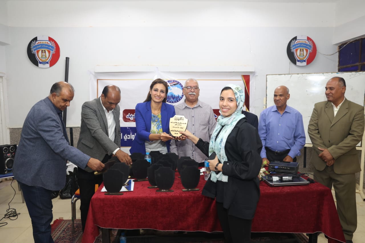الملتقى الشبابي لدعم الفرق الرياضية في الخارجة (53)