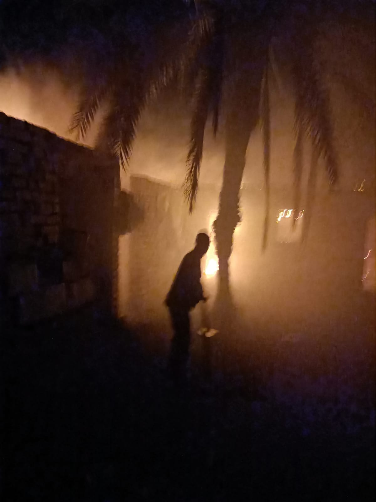 حريق في حظيرة ماشية أمام مسجد القرض بالداخلة (2)