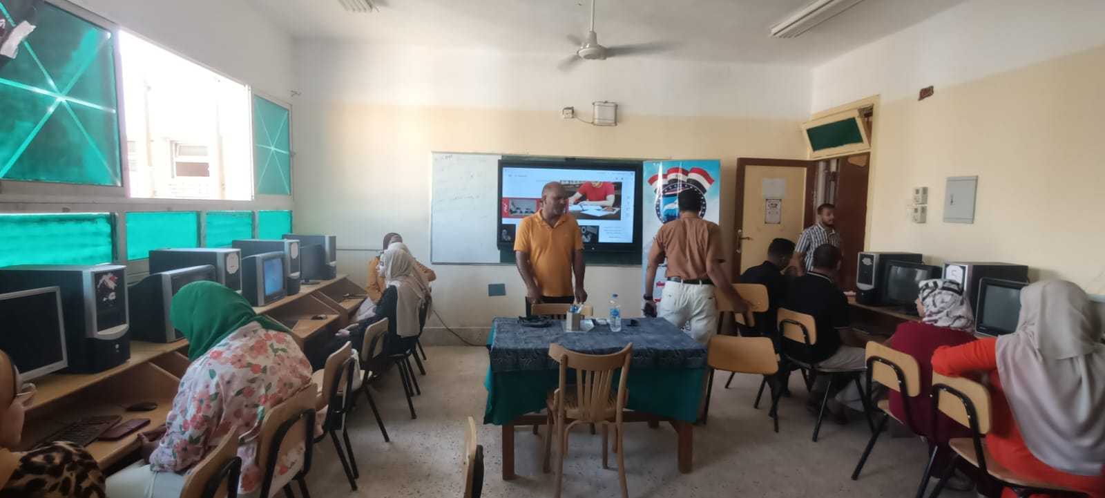 يطلق البرنامج التدريبي المجاني التحول الرقمي و المستقبل التقني بقرية القصر (3)