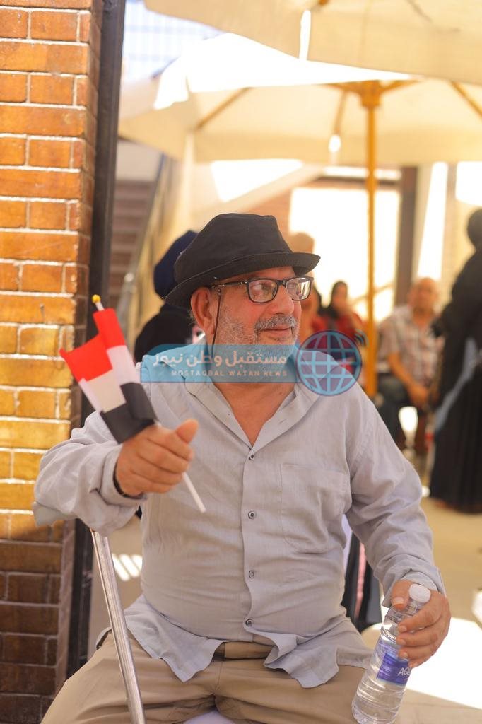 توافد أمانة حزب مستقبل وطن بالقاهرة على مكاتب الشهر العقاري لتحرير توكيلات لترشيح الرئيس السيسي