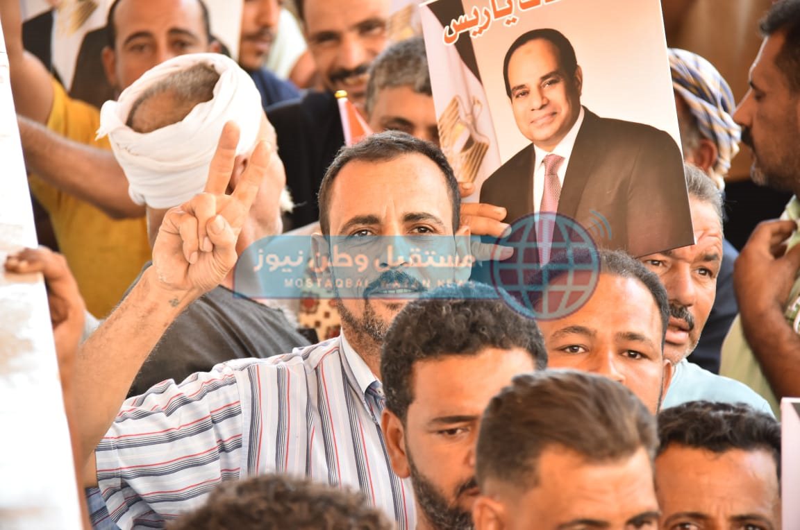 توافد أمانة حزب مستقبل وطن بالقاهرة على مكاتب الشهر العقاري لتحرير توكيلات لترشيح الرئيس السيسي