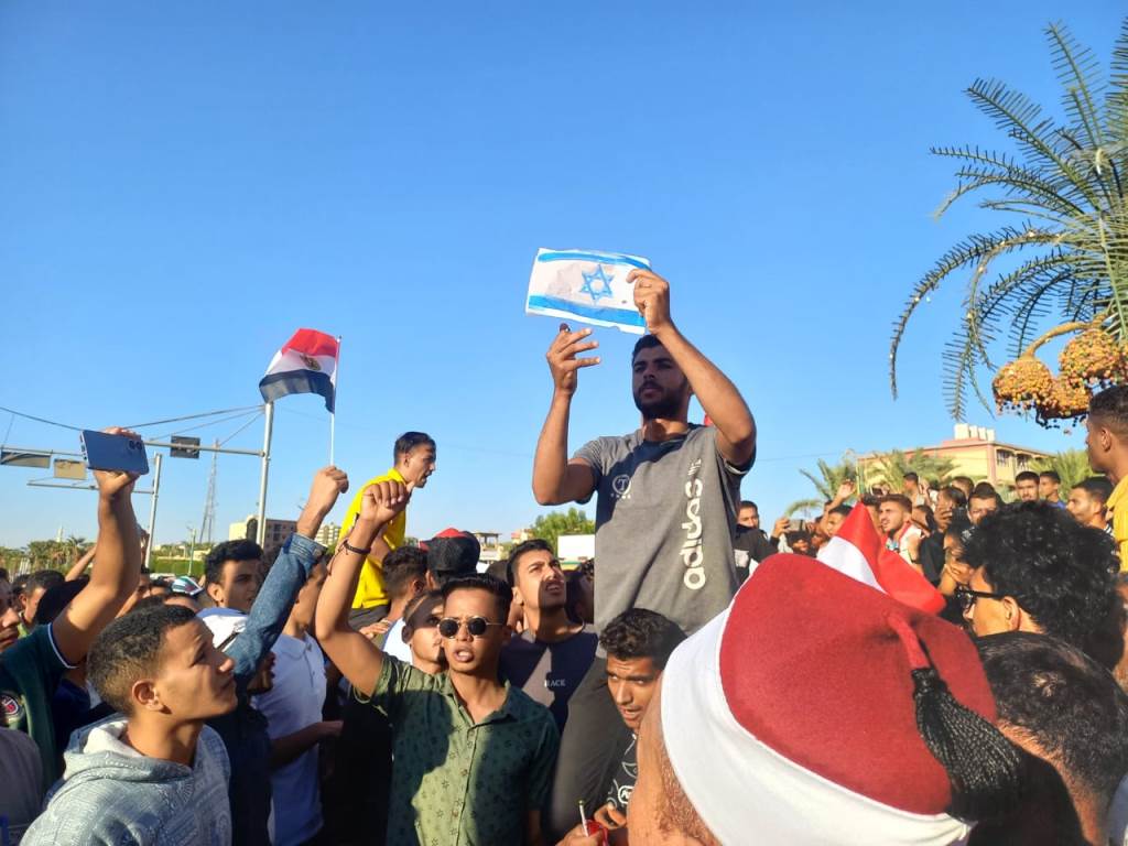 حرق علم اسرائيل