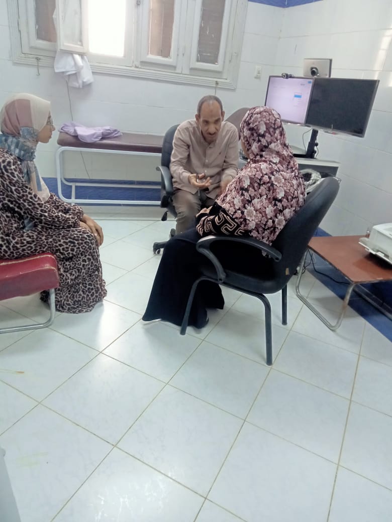 تقديم الدواء بالمجان في قافلة طبية بالوادي الجديد