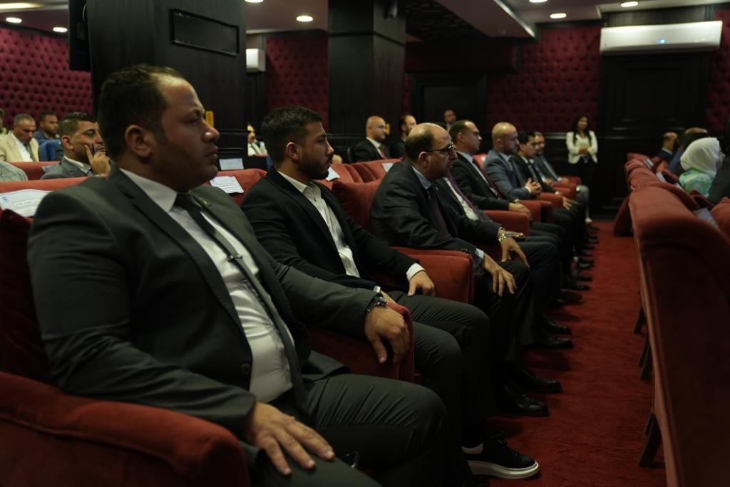 اجتماعًا مع أمناء المحافظات لدعم الرئيس السيسي (10)