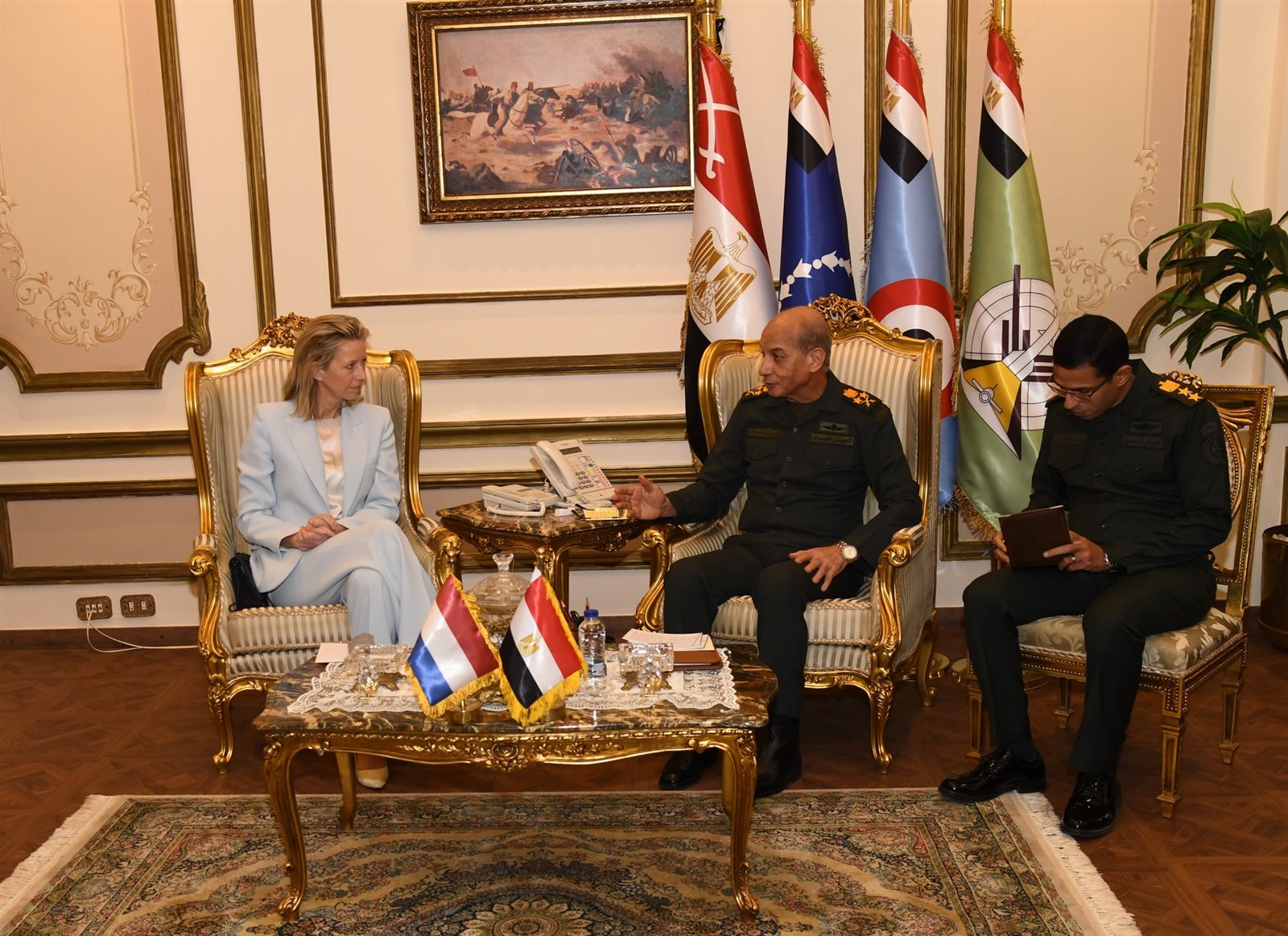 الفريق أول محمد زكي يلتقى وزير دفاع هولندا لبحث مستقبل التعاون العسكرى