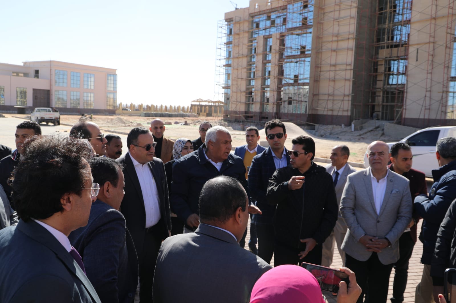 وزير الشباب يزو المدينة الرياضية بالعاصمة الأدارية بالوادي الجيد