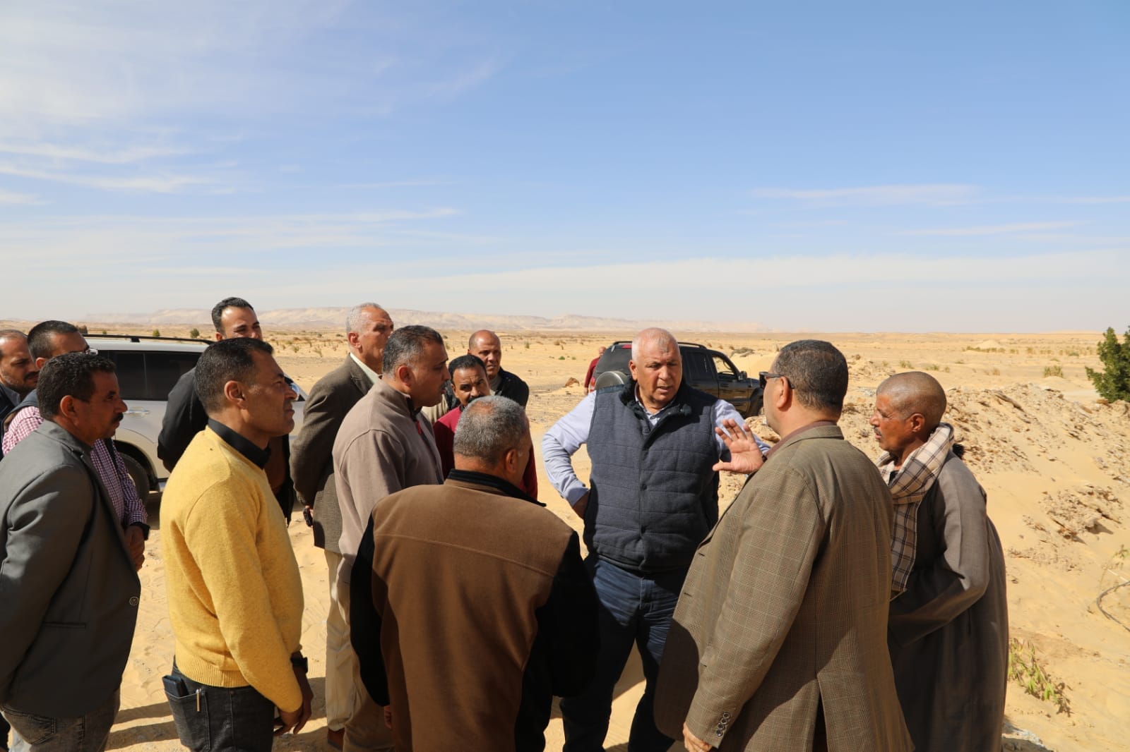 محافظ الوادي الجديد يزور قرى بشاير الخير 1 و 2