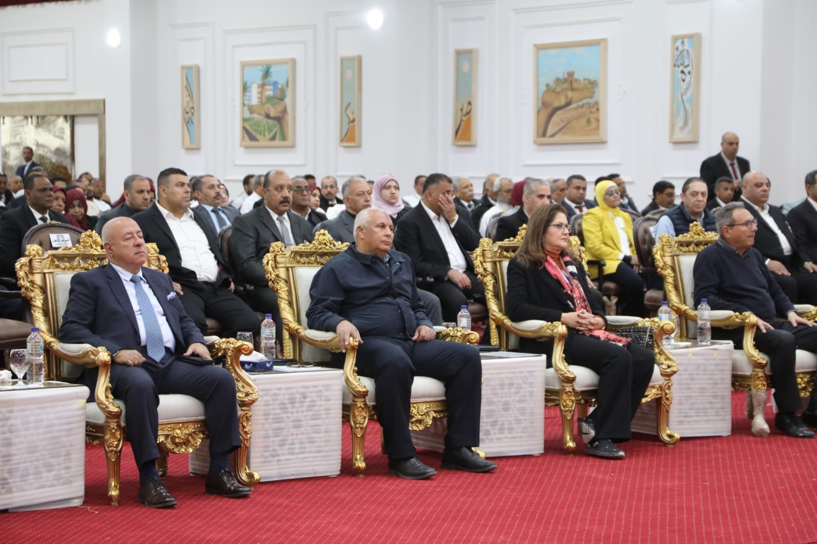 اجتماع وزيرة التخطيط مع قيادات محافظة الوادي الجديد