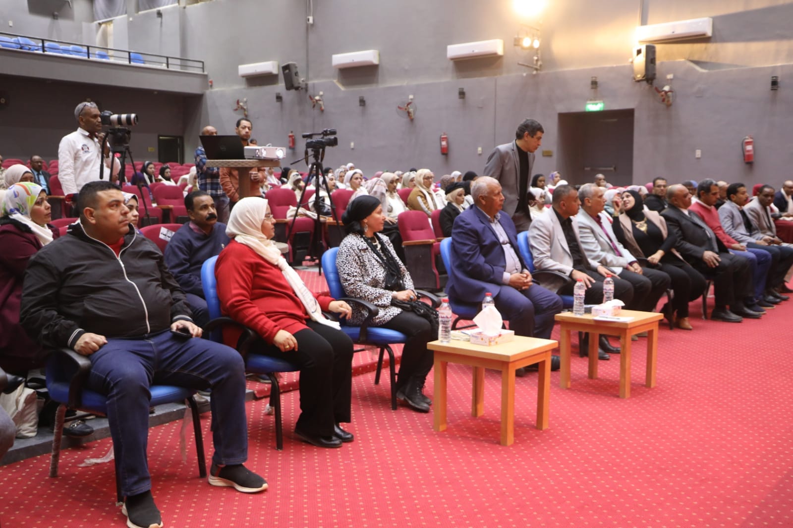 قيادات المحافظة تشهد ختام برنامج أهل مصر في الوادي الجديد