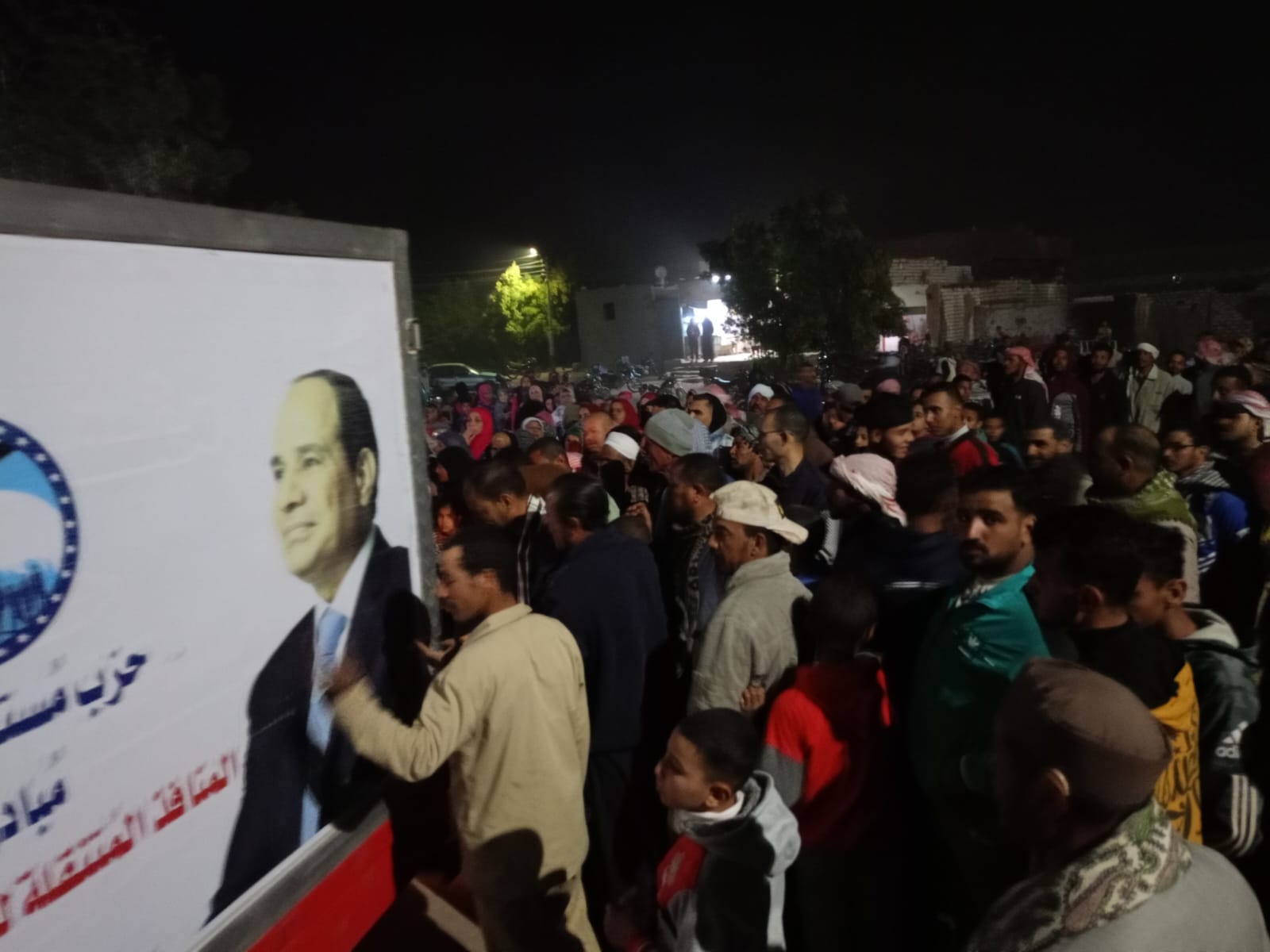 6كجم سكر وأزر ومكرونة وجبنة بـ150 جنيه...في منافذ ليلية متحركة بقرى الوادي الجديد