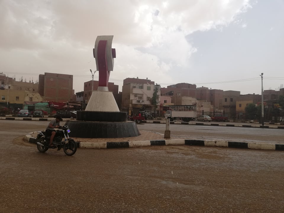 سقوط امطار بالخارجة