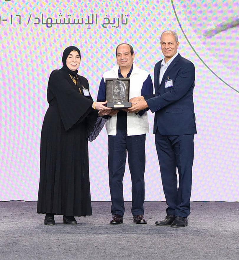 الرئيس عبد الفتاح السيسى يكرم عدداً من أسر الشهداء بمناسبة عيد الفطر المبارك