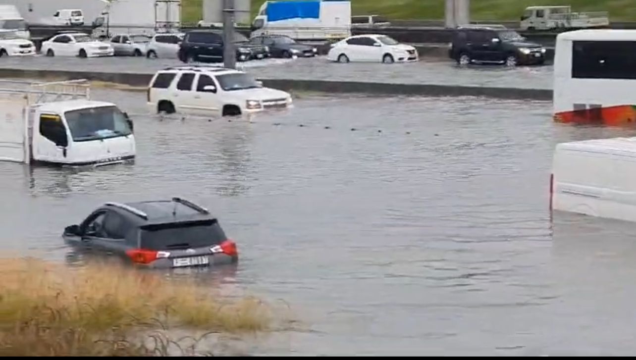 أمطار غزيرة تشهدها دول الخليج