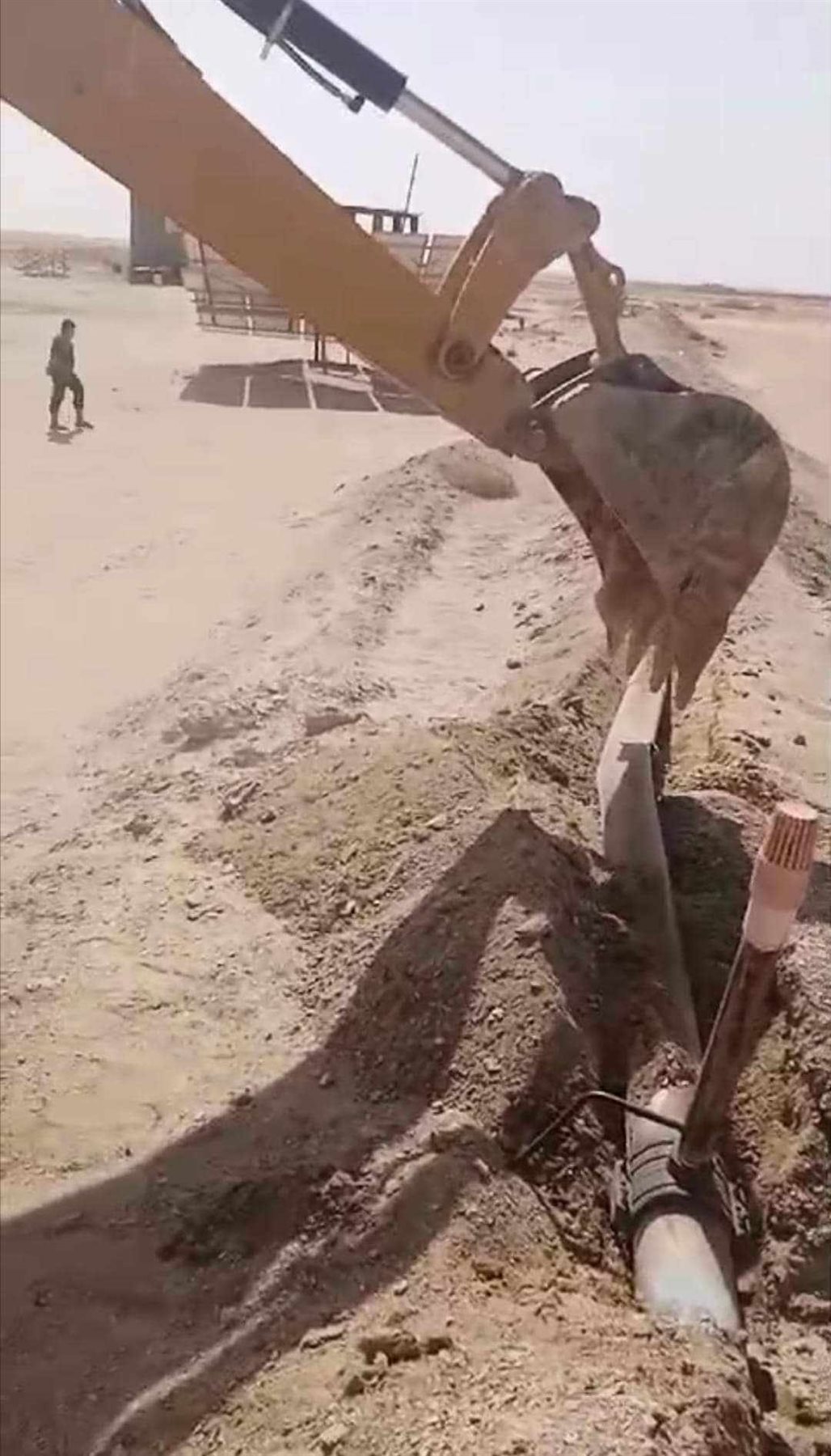ازالة التعديات على الأراضي الزراعية والمباني في الوادي الجديد