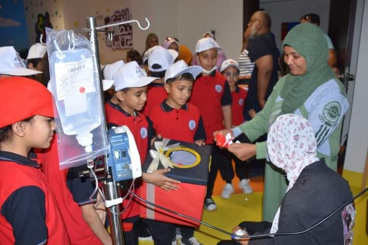 جانب من زيارة طلاب الوادي الجديد لشفاء الوارمان