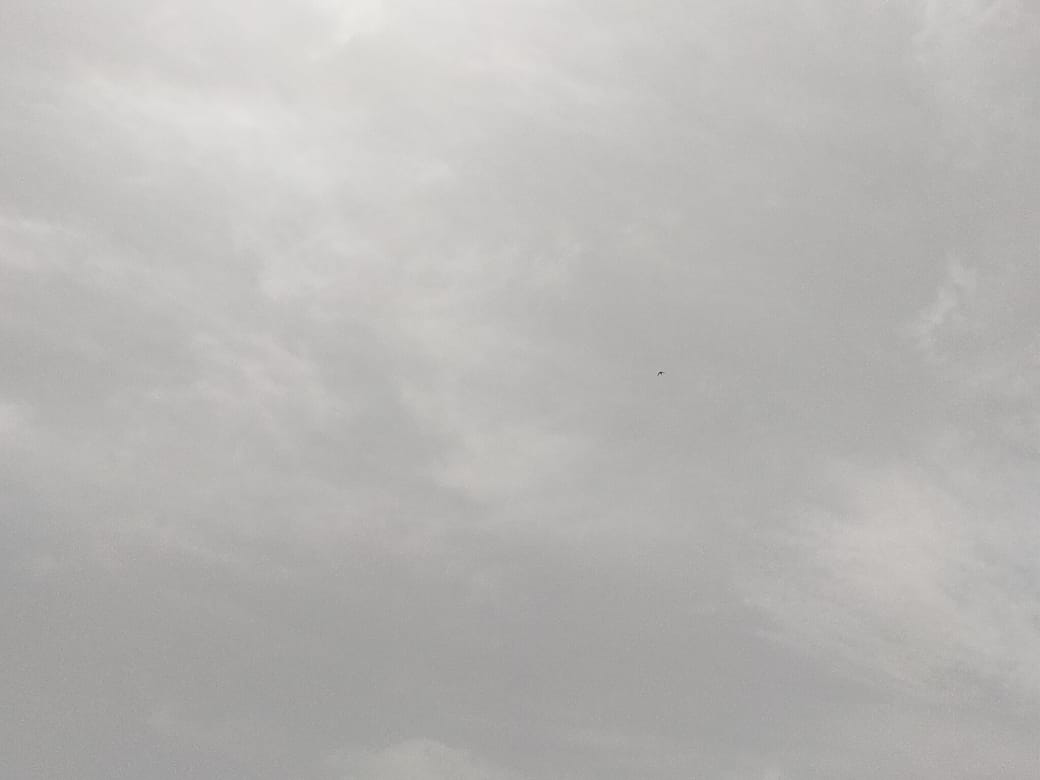 غيوم وشبورة ترابية