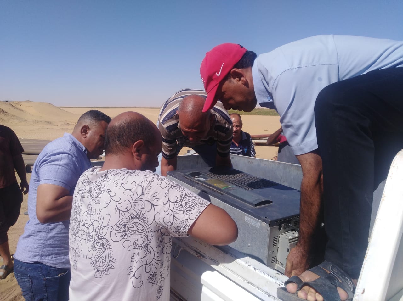 مصادرة مصادر التغذية الكهربية لمشروعات استثمارية