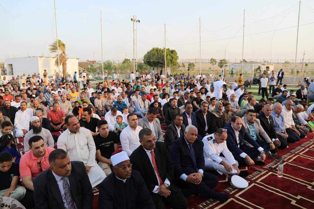 محافظ الوادي الجديد ريؤدي صلاة عيد الأضحى