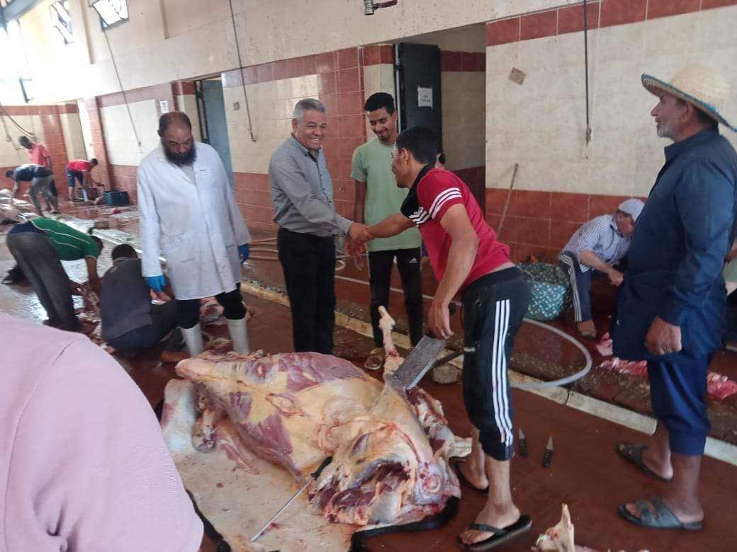 اقبال مواطني الوادي الجديد لذبح الأضاخي لليوم الثاني (1)