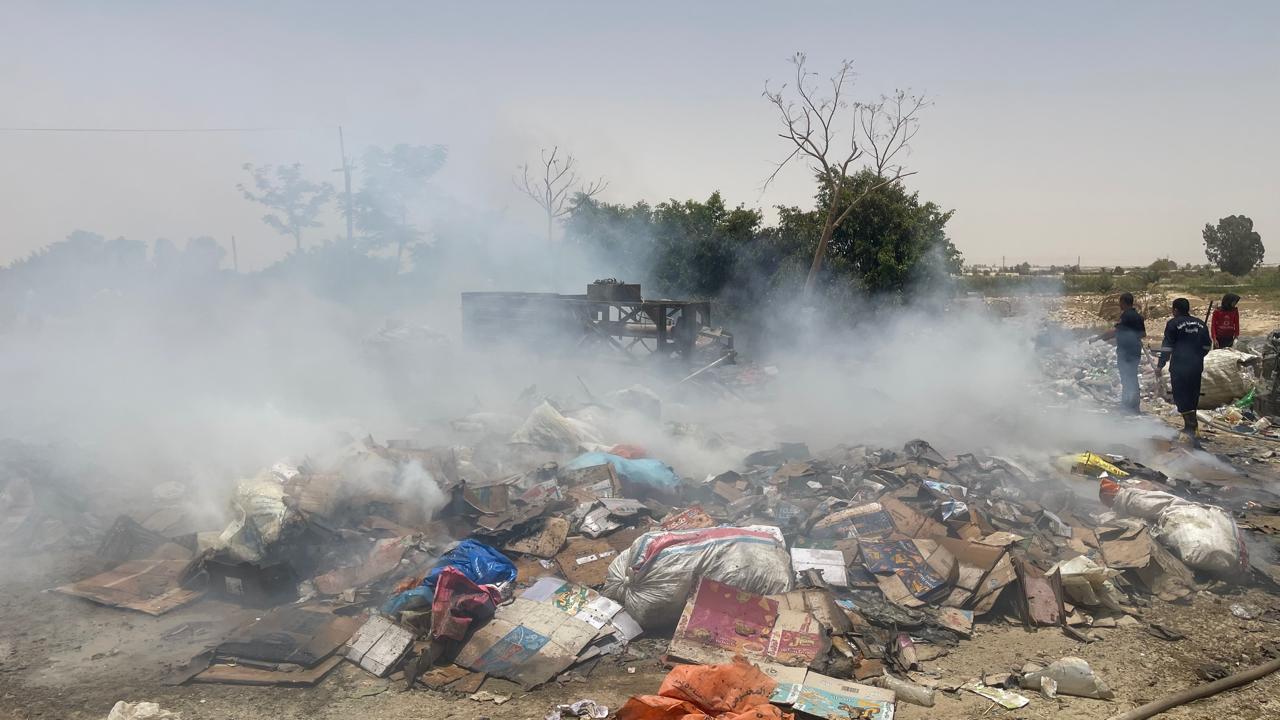 نشوب حريق في مجمع خردة بواحة الفرافرة في الوادي الجديد (3)