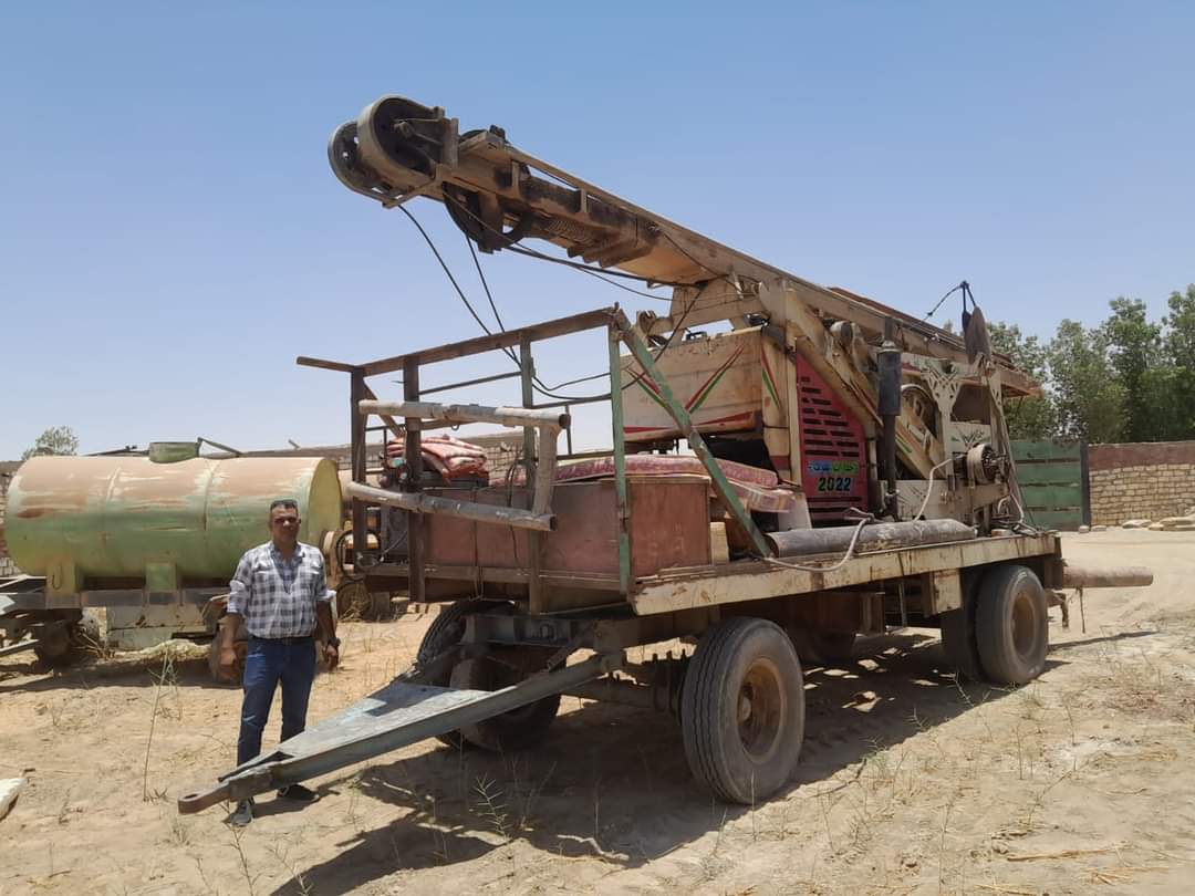 ضبط حفار آبار جوفية مخالف بأراضي مملوكة للدولة في الوادي الجديد (2)