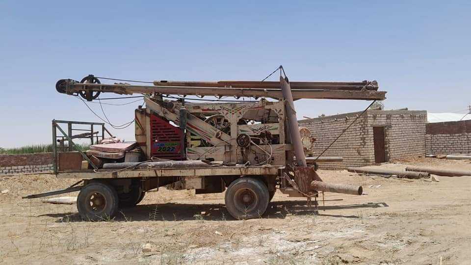ضبط حفار آبار جوفية مخالف بأراضي مملوكة للدولة في الوادي الجديد (2)