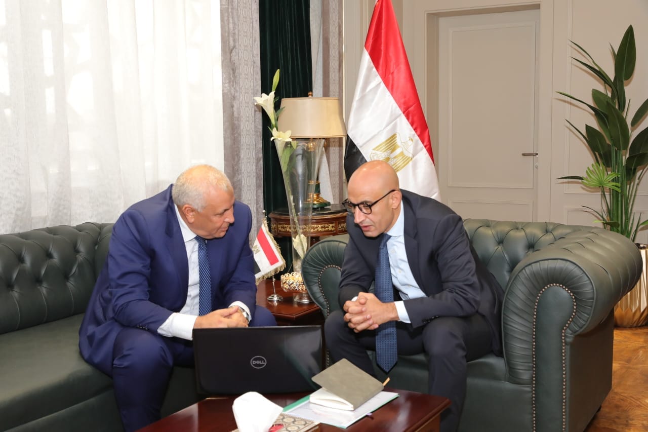 وزير التعليم يلتقي محافظ الوادي الجديد