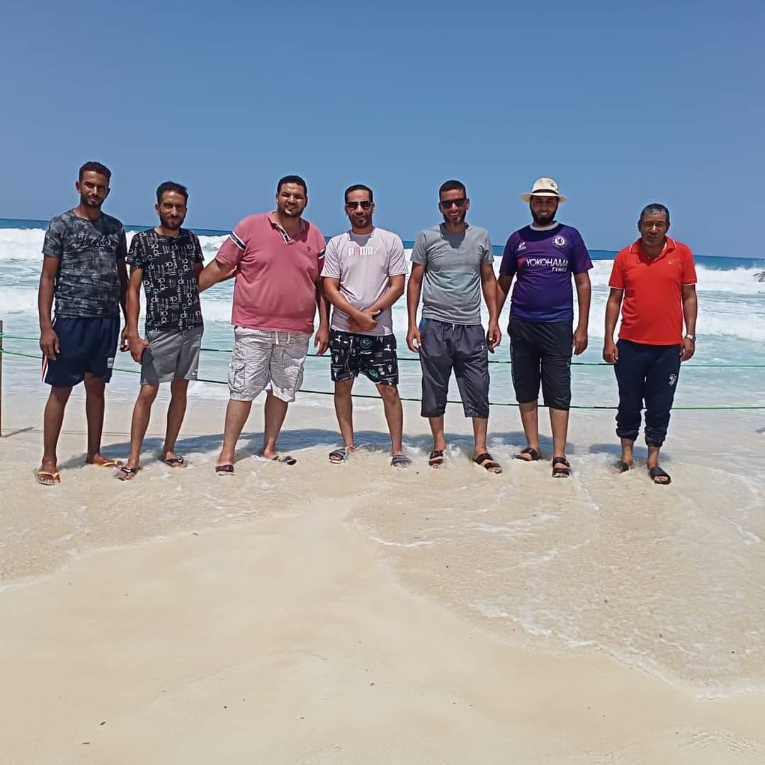 شباب الوادي الجديد في شواطيء مطروح