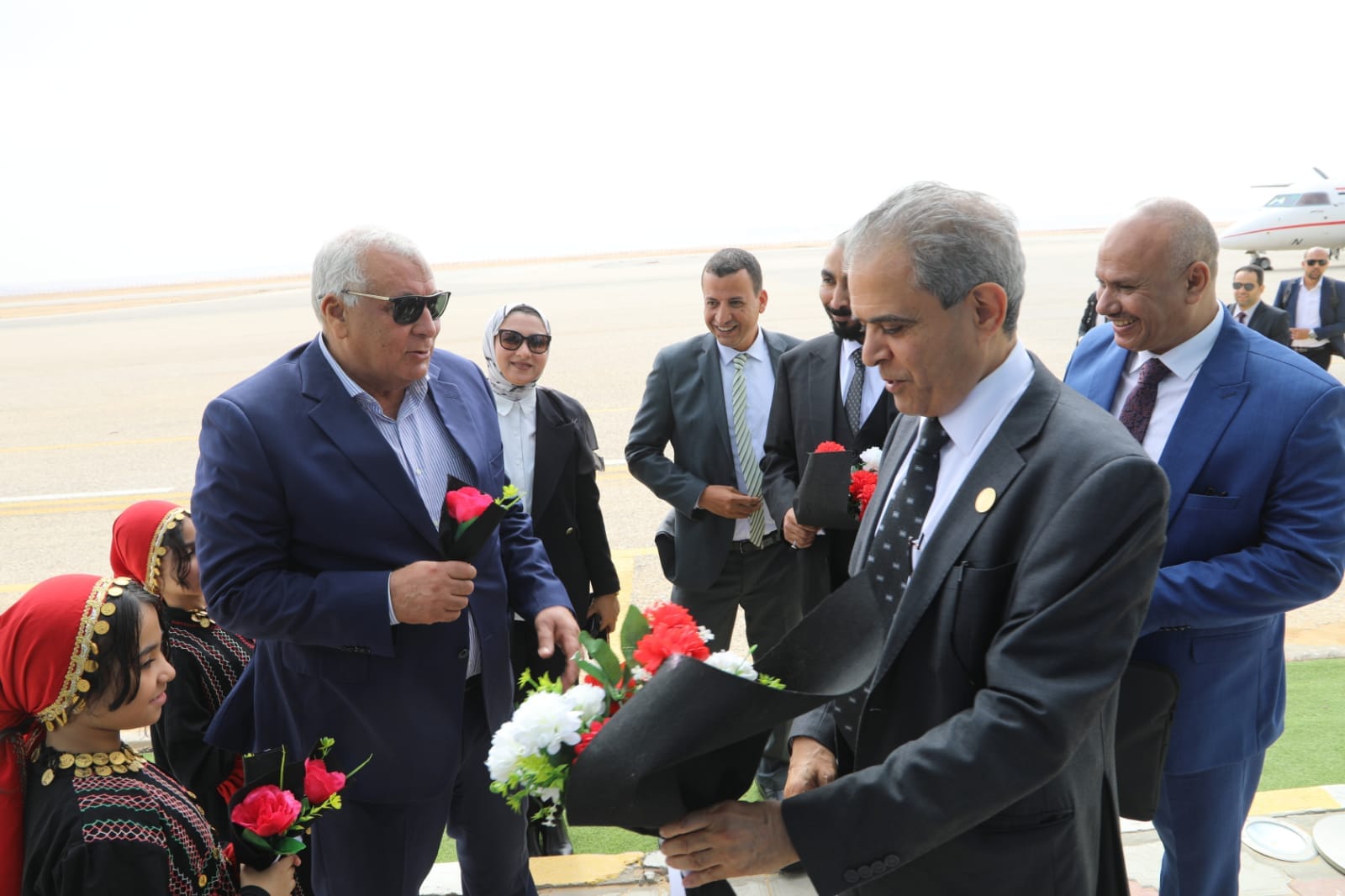 جانب من زيارة مدير مجلس التمور للوادي الجديد (6)