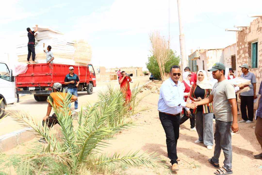 قوافل اغاثة لمتضضري الأمطار بالوادي الجديد (4)