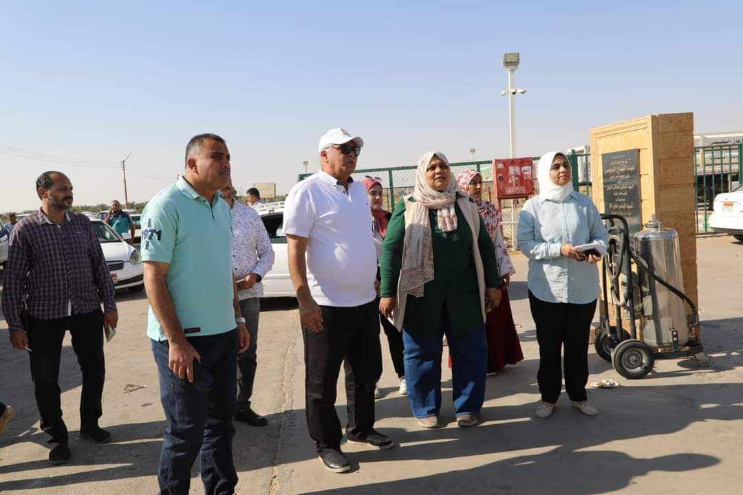 محافظ الوادي الجديد يتفقد محطة التموين (3)
