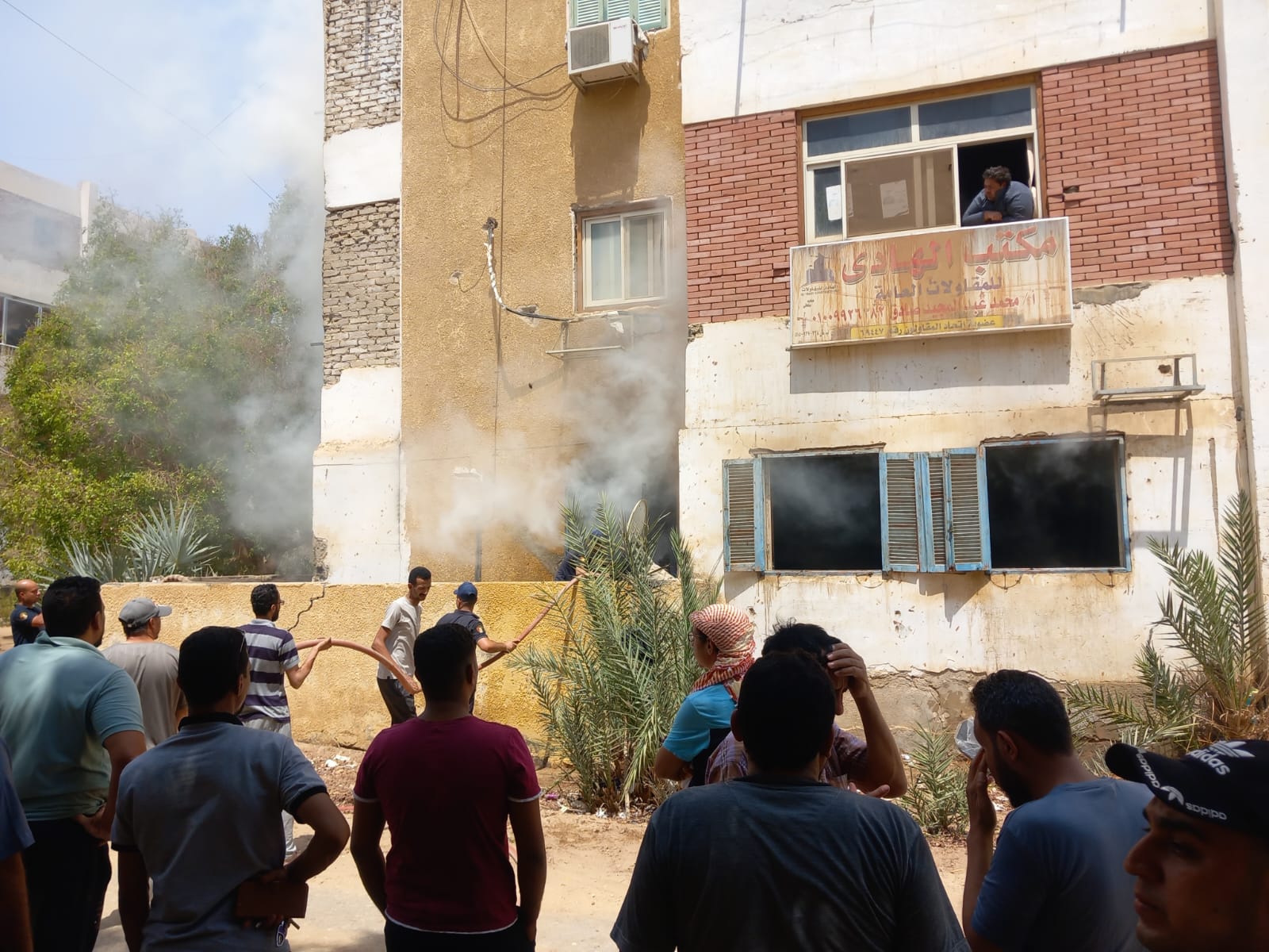 حريق بوحدة سكنية بحي الأمل بمدينة الخارجة (3)