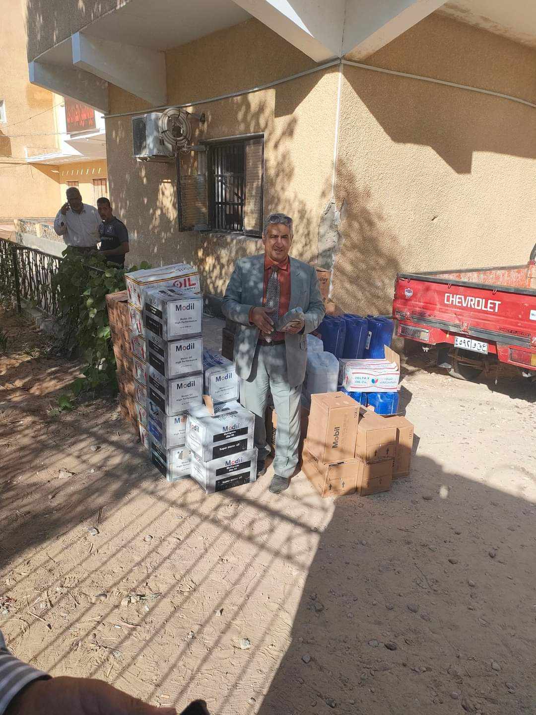 ضبط سيارة محملة بزيوت مغشوشة بتموين الوادي الجديد (1)