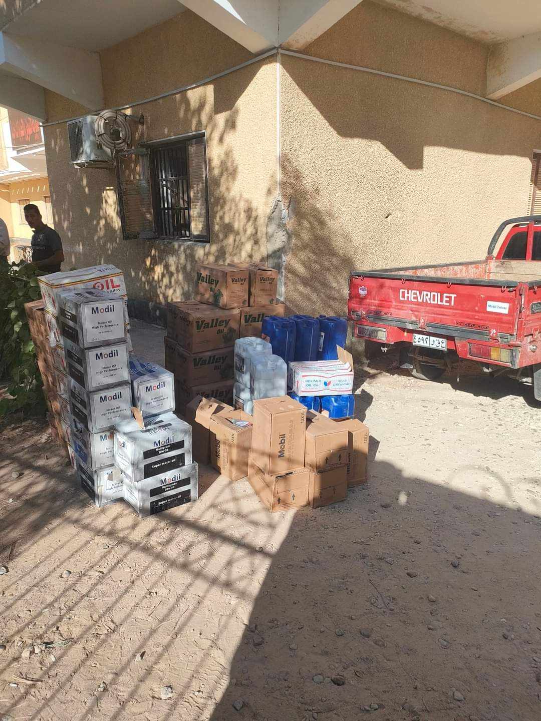 ضبط سيارة محملة بزيوت مغشوشة بتموين الوادي الجديد (4)