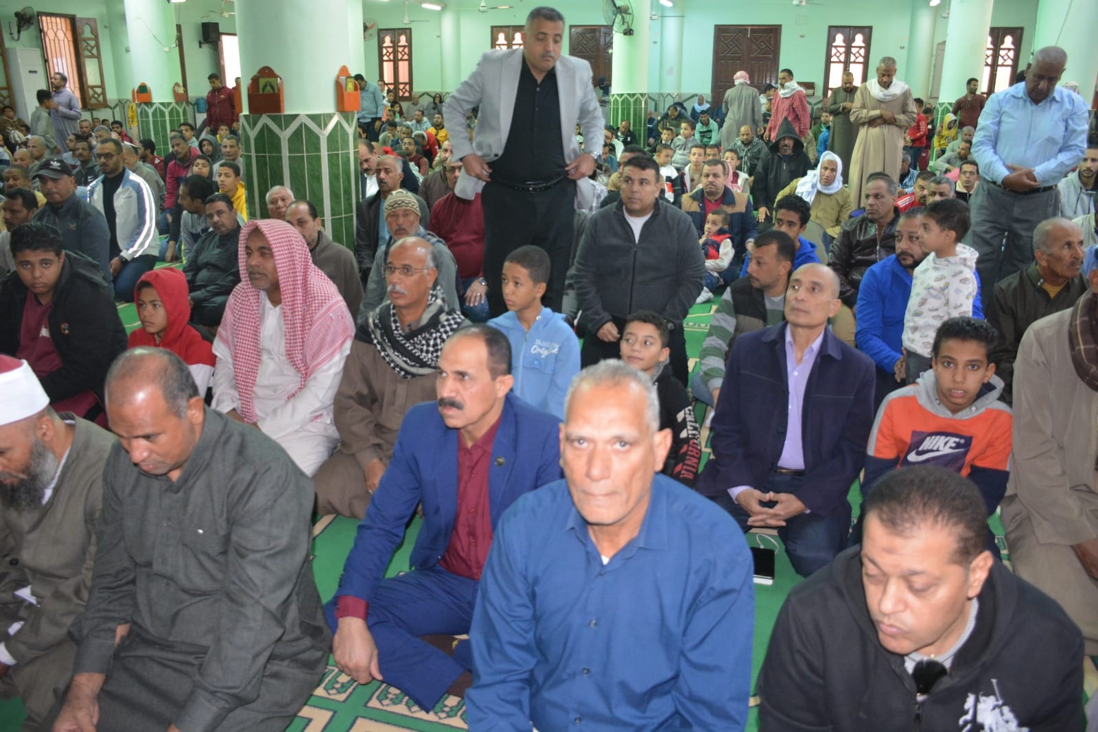 لقاء جماهيري بين محافظ الوادي الجديد وسكان الخارجة (5)