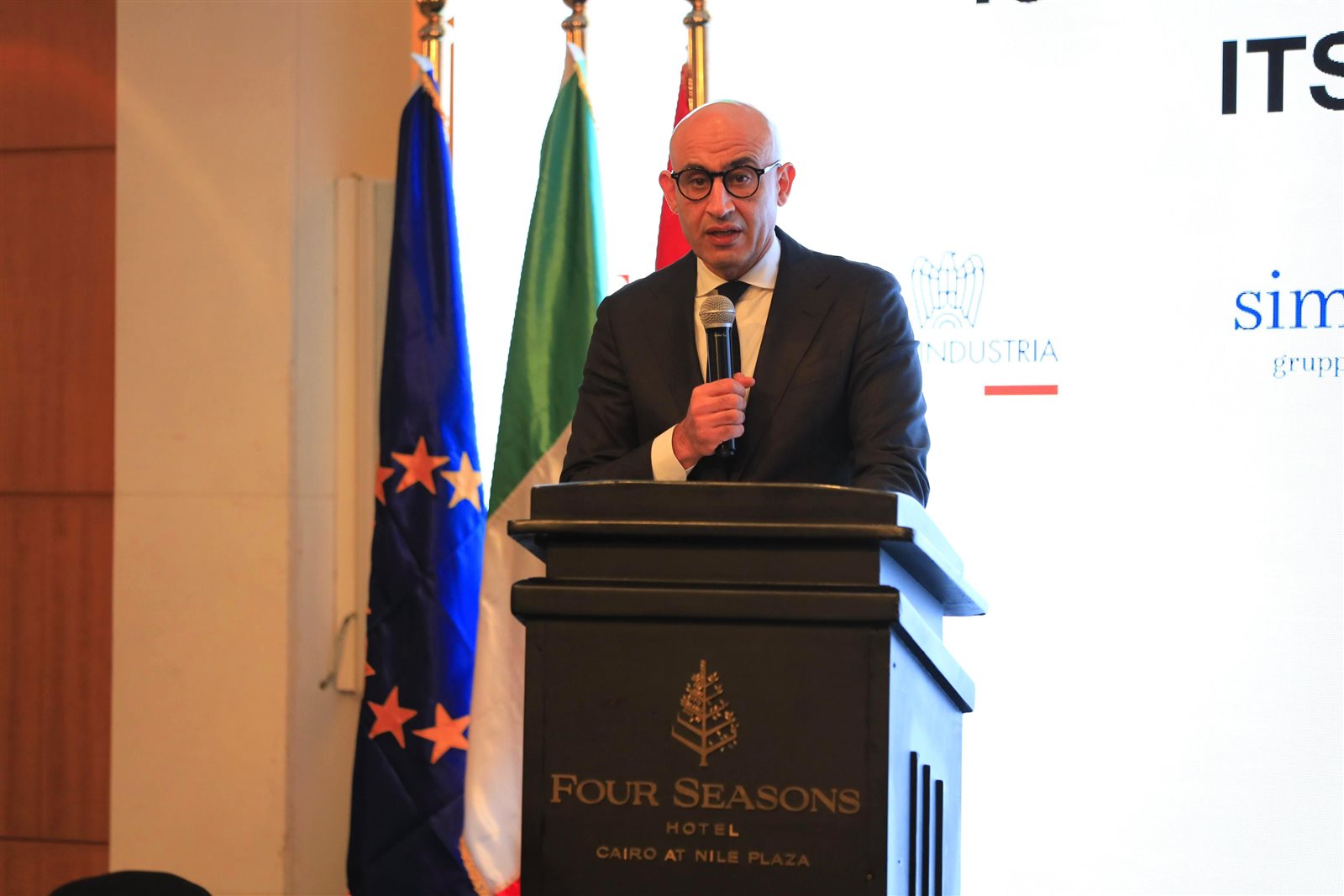 0b67280a-ef47-4ec3-9ba3-c86197a6d8ab (1)