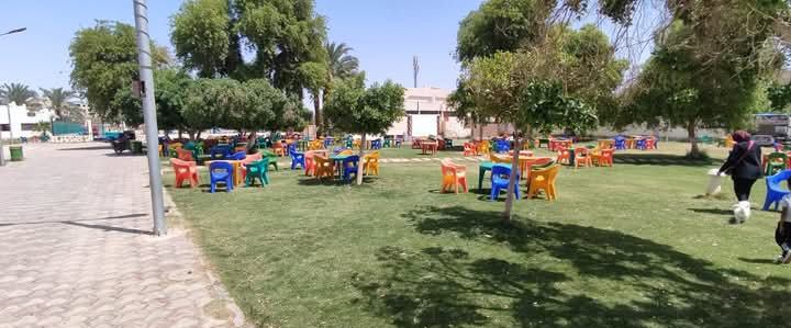 حدائق الوادي الجديد خالية من الاهالي بسبب الحرارة (3)