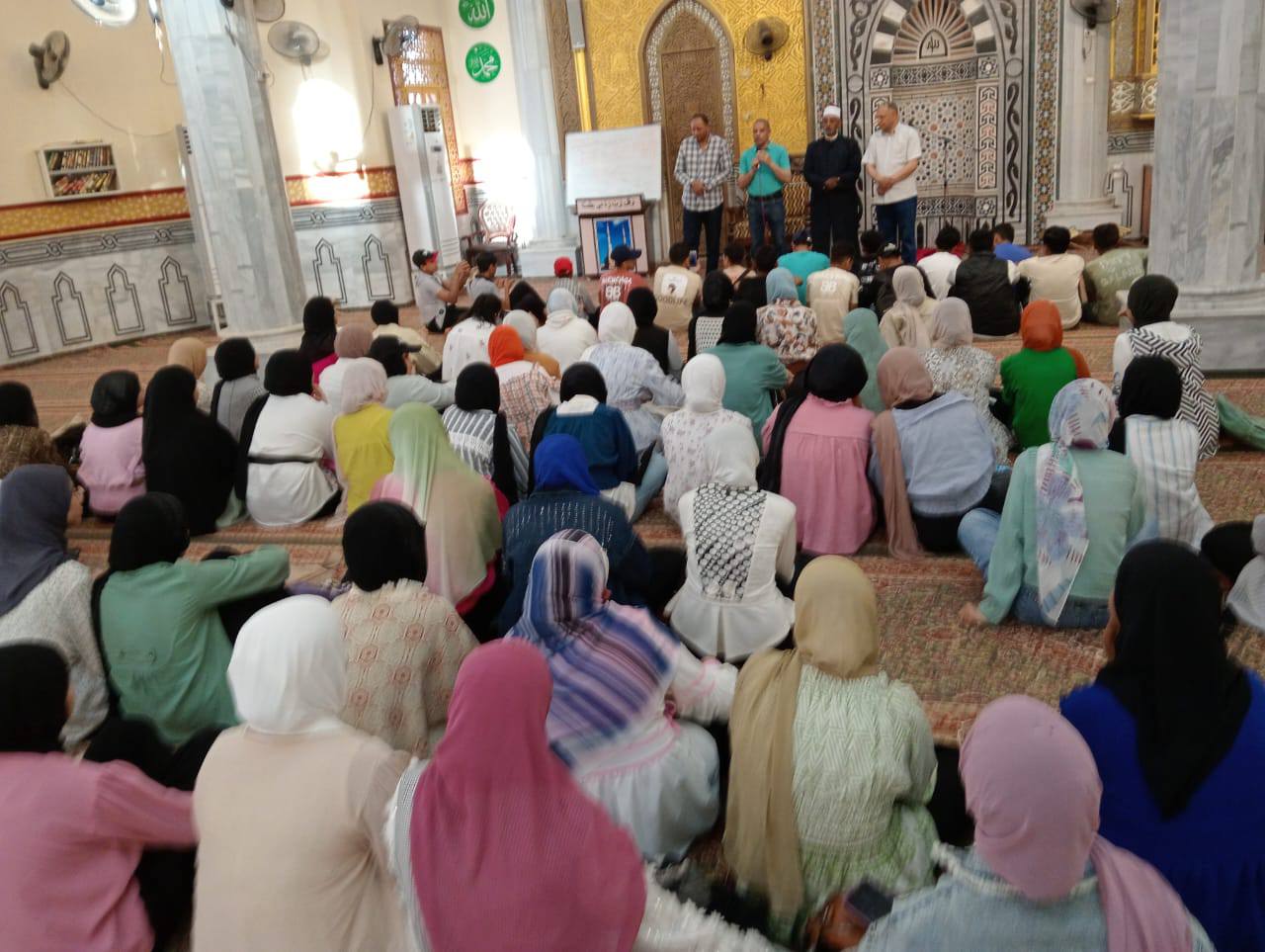 بدء برنامج المراجعات النهائية بالمساجد لطلاب الشهادة الإعدادية بالوادي الجديد (1)