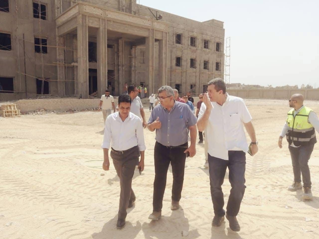 b2ef7f37-7b5b-414c-bc4d-fb2273053fd3