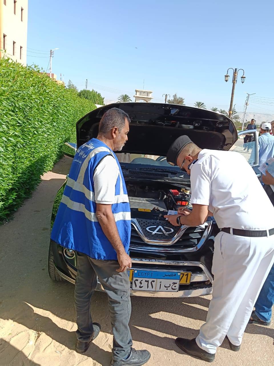 قافلة مرورية لسكان واحة بلاط (6)