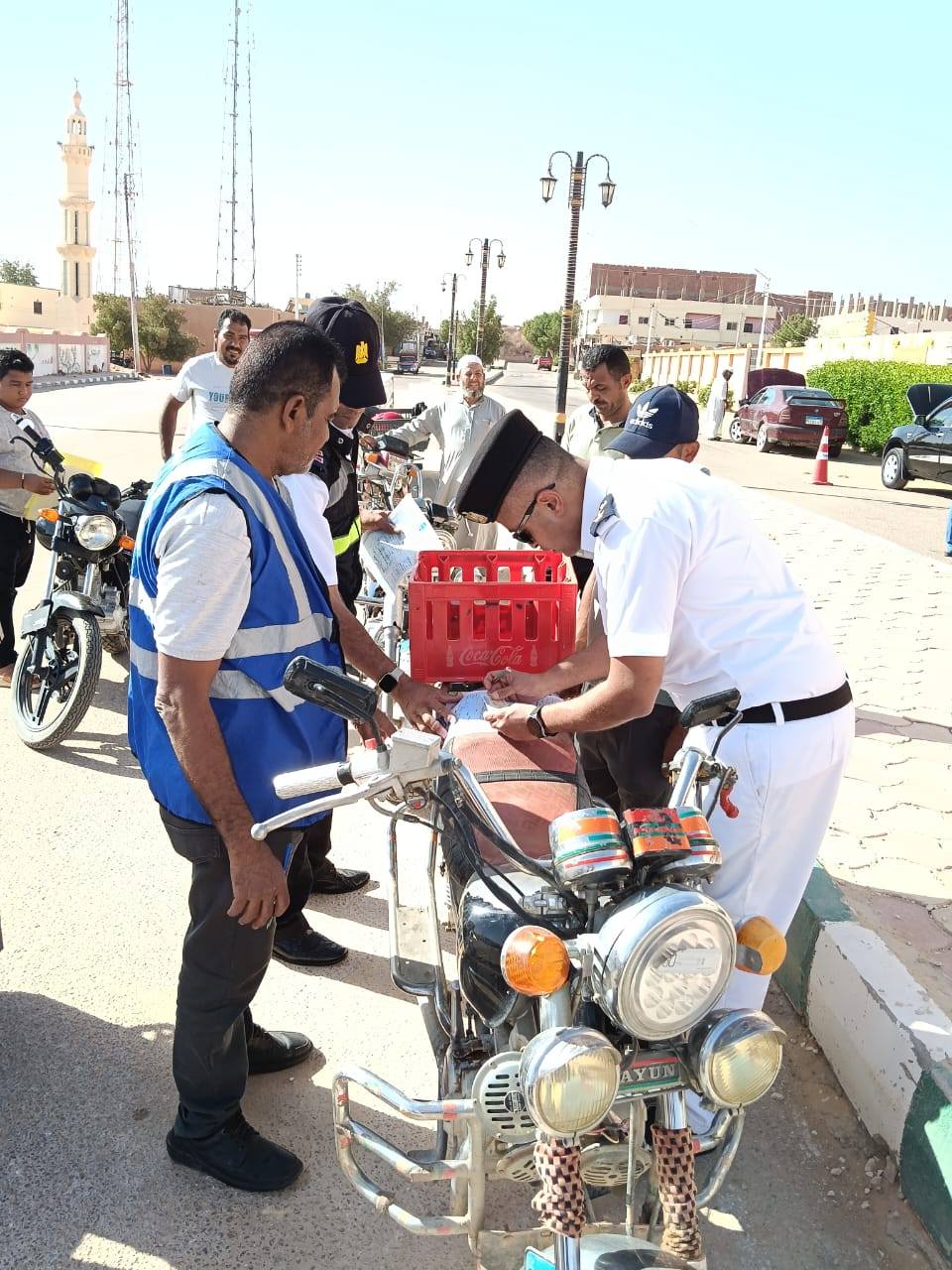 قافلة مرورية لسكان واحة بلاط (2)