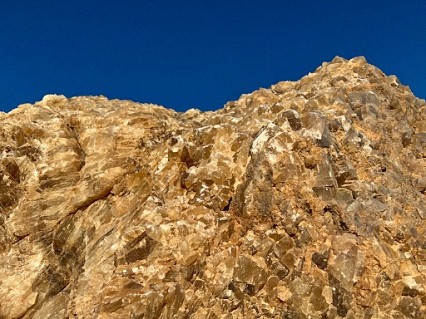 صخور ومكونات جبل الكريستال بواحة الفرافرة (15)