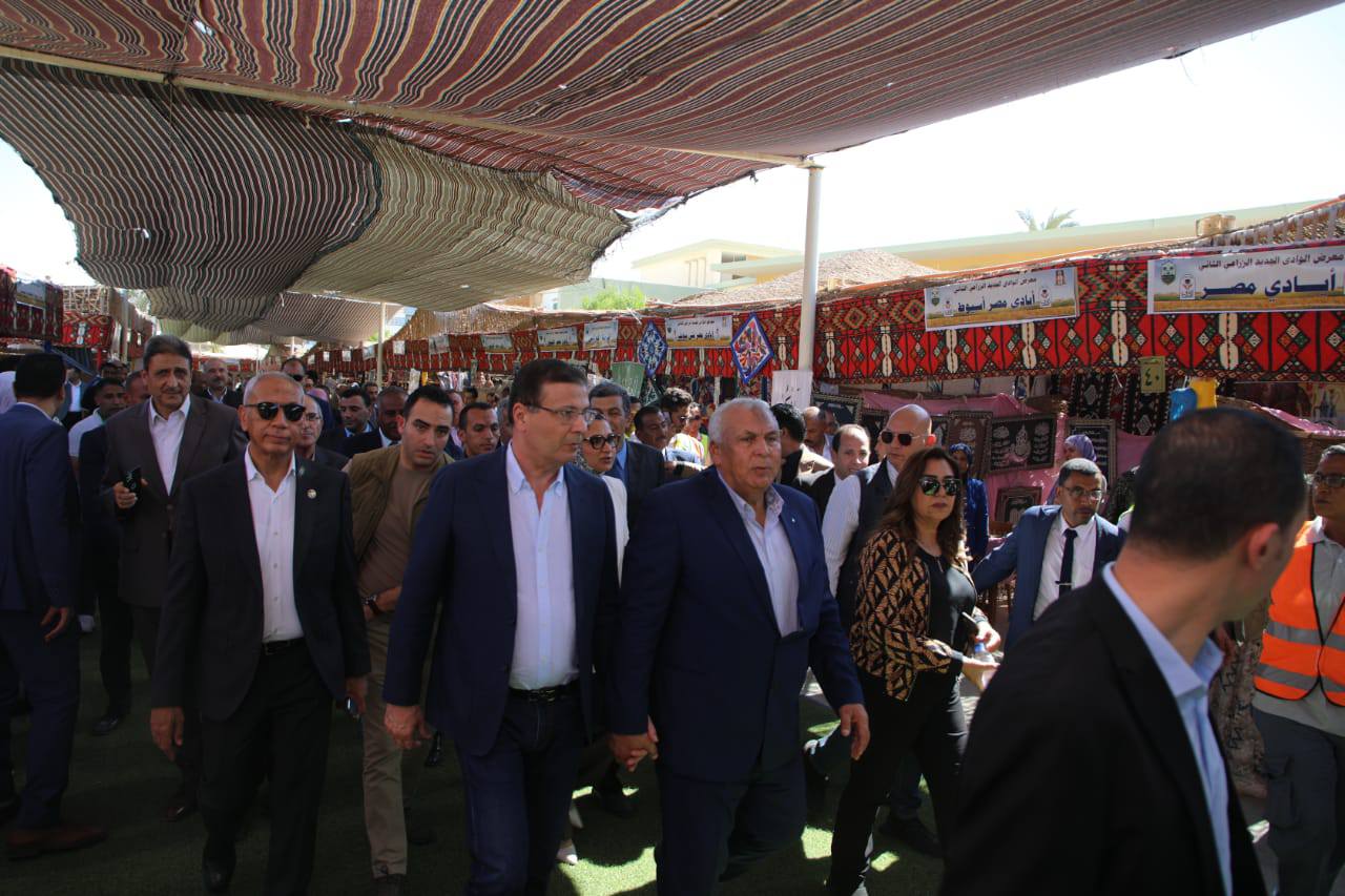 وزيرا الزراعة والتنمية المحلية ومحافظ الوادي الجديد يفتتحون فعاليات معرض EGY AGRI الزراعي في نسخته ا