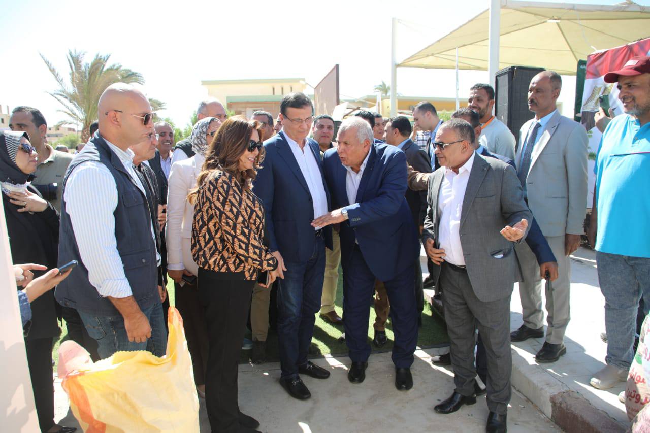 وزيرا الزراعة والتنمية المحلية ومحافظ الوادي الجديد يفتتحون فعاليات معرض EGY AGRI الزراعي في نسخته ا