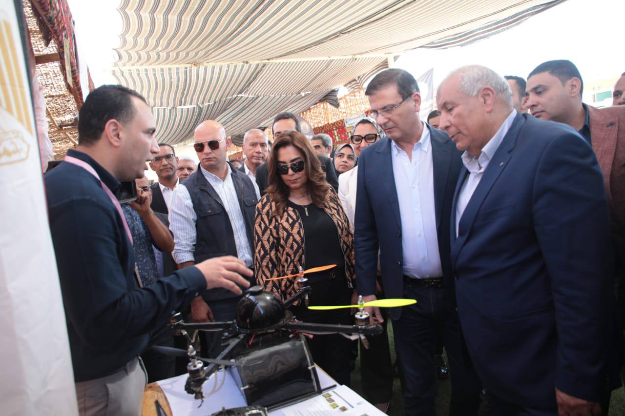 وزيرا الزراعة والتنمية المحلية ومحافظ الوادي الجديد يفتتحون فعاليات معرض EGY AGRI الزراعي في نسخته ا