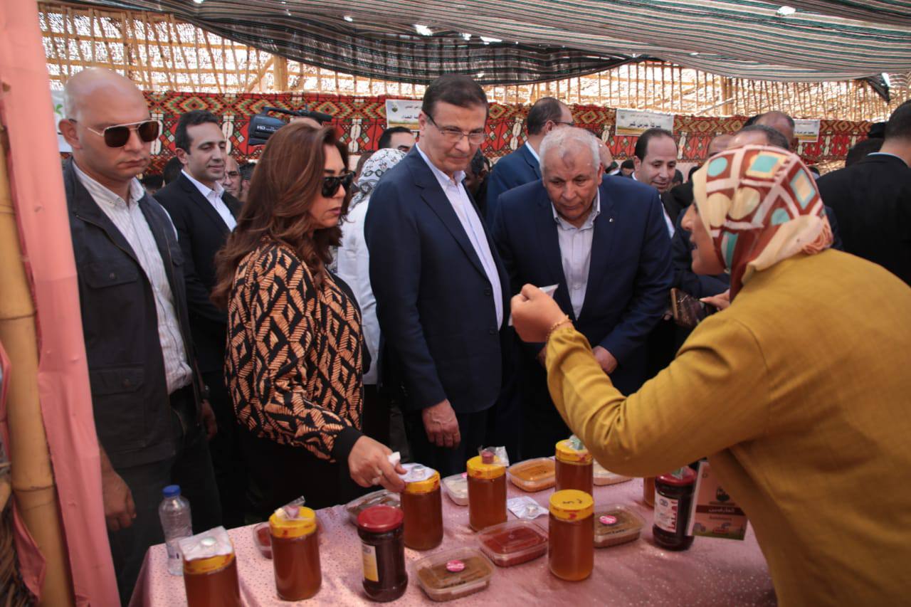 وزيرا الزراعة والتنمية المحلية ومحافظ الوادي الجديد يفتتحون فعاليات معرض EGY AGRI الزراعي في نسخته ا