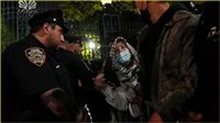 عاجل| الشرطة الأمريكية تقتحم حرم جامعة كولومبيا لفض احتجاجات الطلاب.. فيديو 