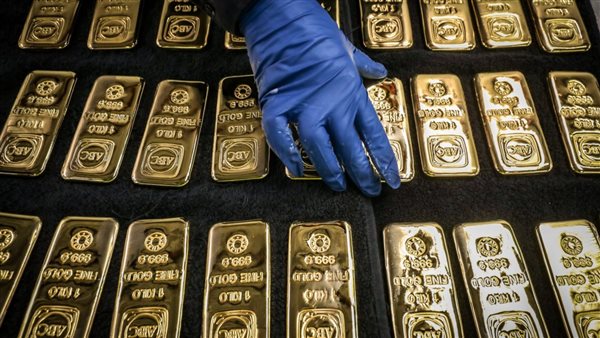 أسعار الذهب تتجه لتحقيق أسوأ أداء أسبوعي منذ فبراير | عاجل 